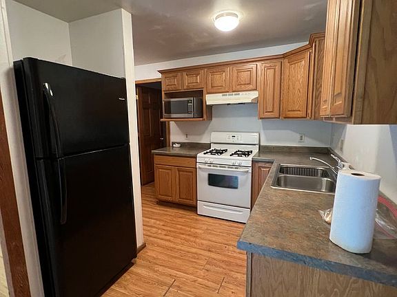 4th image of 329 Hilltop Ct #B