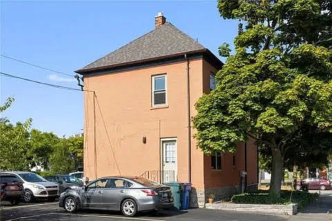 45 University Ave #UP — Photo 15