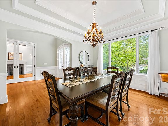 5th image of 3620 McPherson St