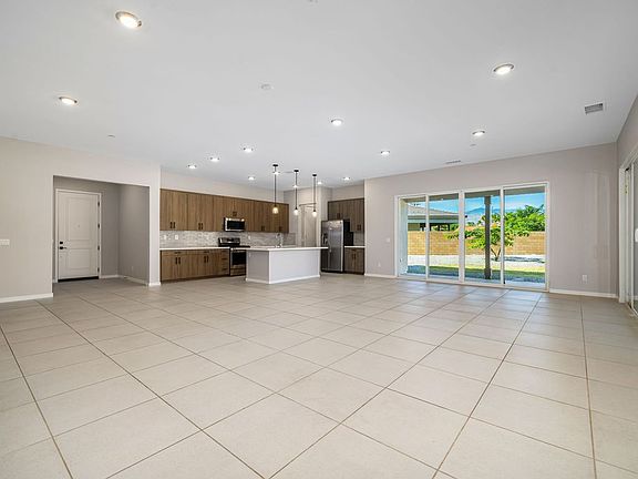 5th image of 42787 Rachel Ct