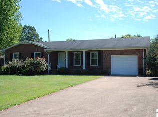 903 Fairlane Dr, Murray, KY 42071