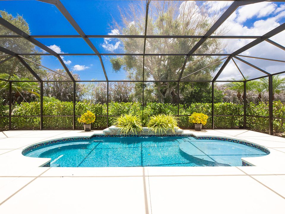 1st image of 421 SW Crabapple Cove