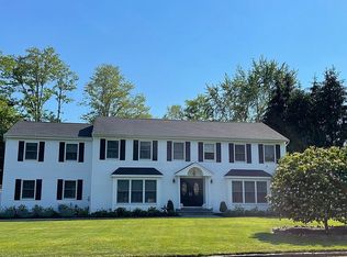 22 Mink Ln, East Setauket, NY 11733