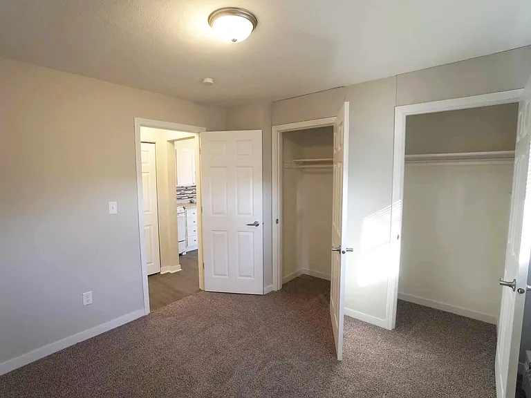 Adrian Apartments (CLO) — Photo 15