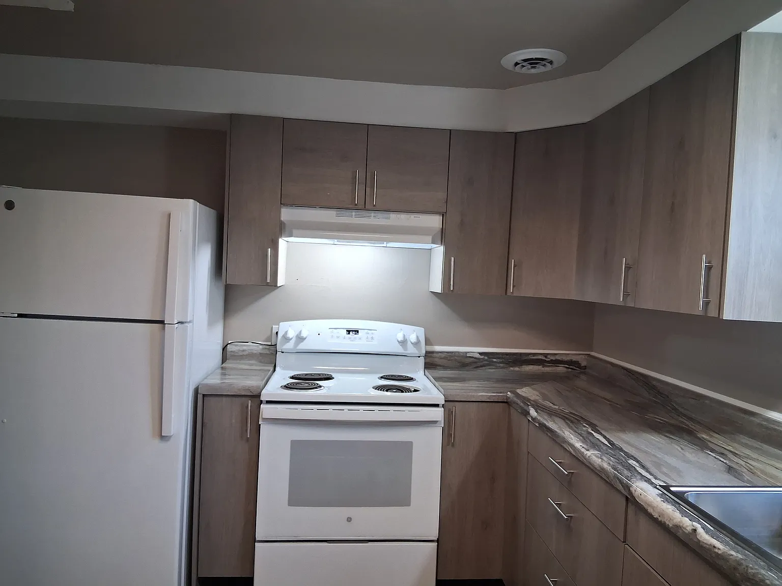 2 bed, 1964 sqft, $1,500 — Photo 3