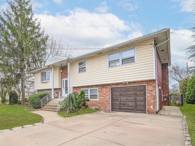 82 Coventry Gardens, Lynbrook, NY, 11563