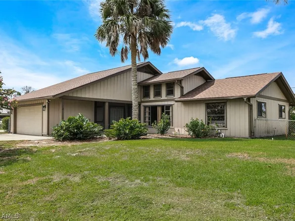 19060 Murcott Dr W, Fort Myers, FL 33967