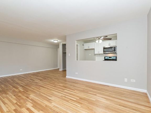 4th image of 1200 E 53rd St APT 4A