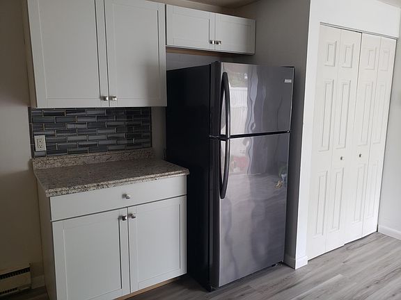 2nd image of 3891 Victoria Ct