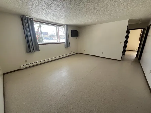 1102 S 3rd St, Bismarck, ND 58504