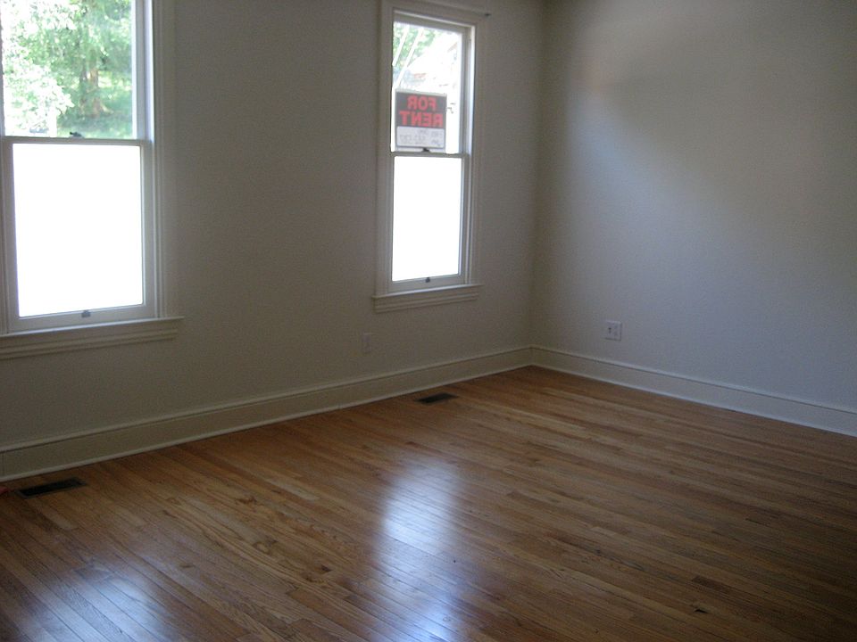 2nd image of 220 S Water St