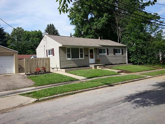 1st image of 20 E Lincoln St