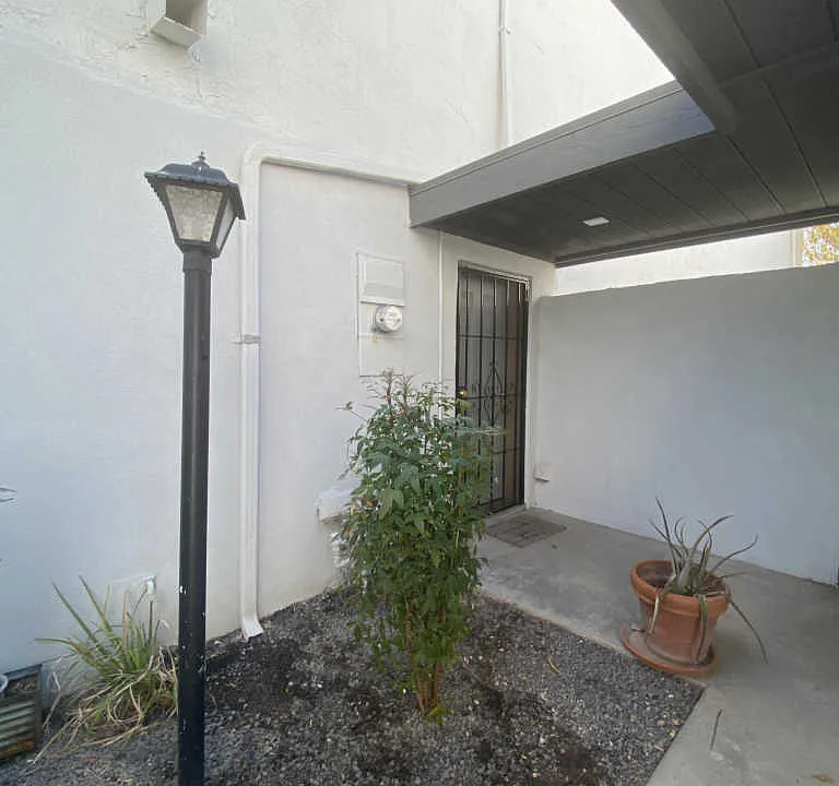 Building Photo 4