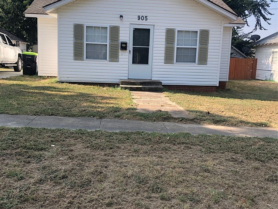 1st image of 905 E Corona Ave