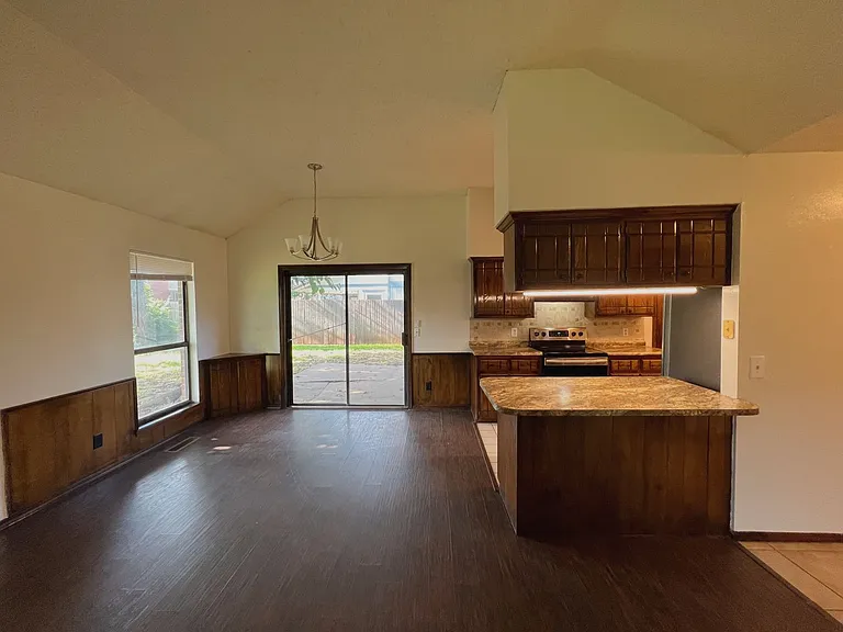 112 N Grand Fork Dr — Photo 6