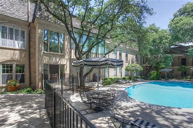 1st image of 4312 Bellaire Dr S APT 219