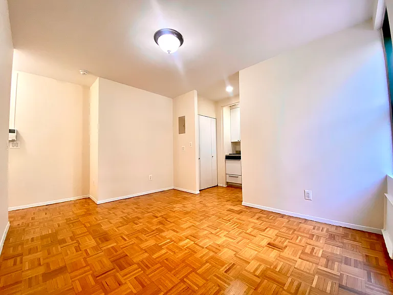 524 E 79th St #3-C — Photo 3