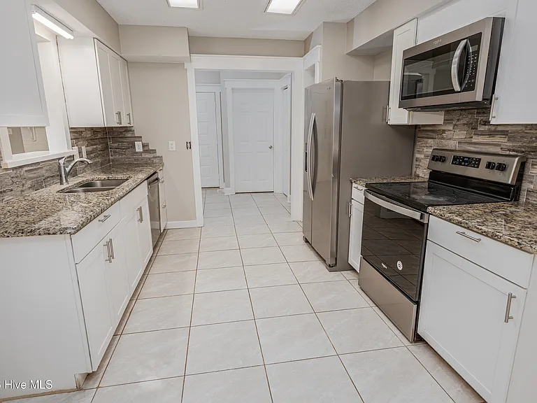 5722 Gondolier Dr — Photo 11