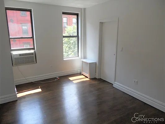 Rented by City Connections Realty | media 2