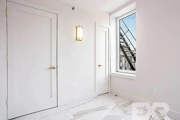 Rented by EXR | media 21