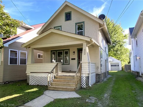 618 W 57th St, Ashtabula, OH 44004