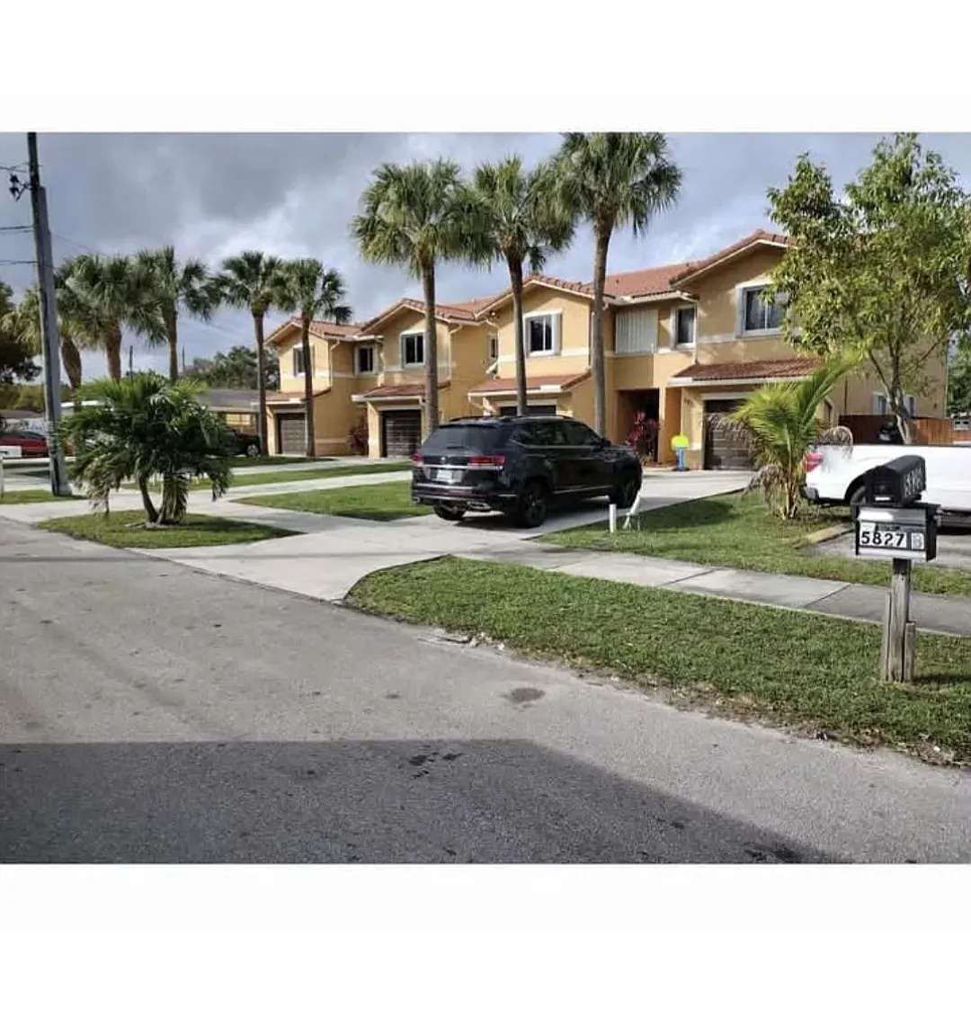3 bed, 2.5 bath, 1732 sqft, $3,200 — Photo 1