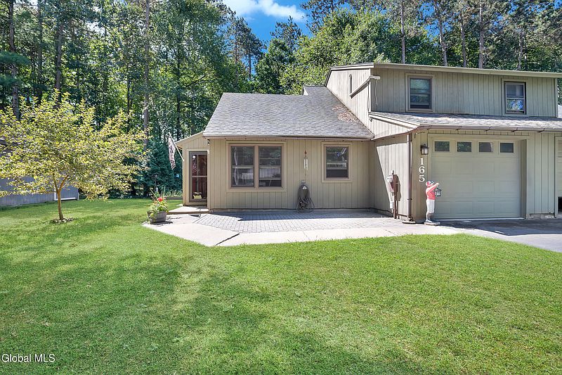 5th image of 165 Arrow Wood Place