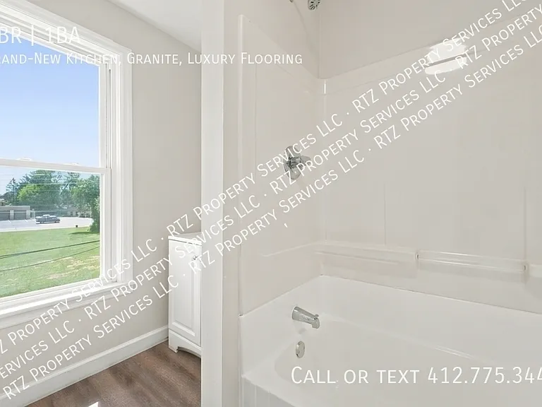 801 Vine St #2 — Photo 2