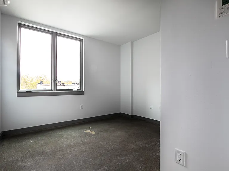 410 Tompkins Ave #4G — Photo 4