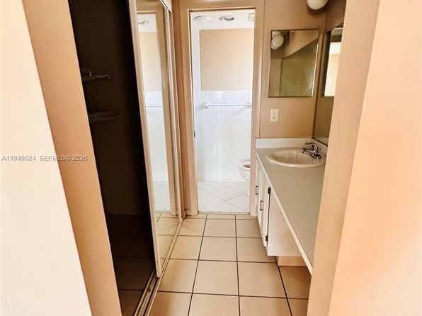 2060 NW 81st Ave APT 329