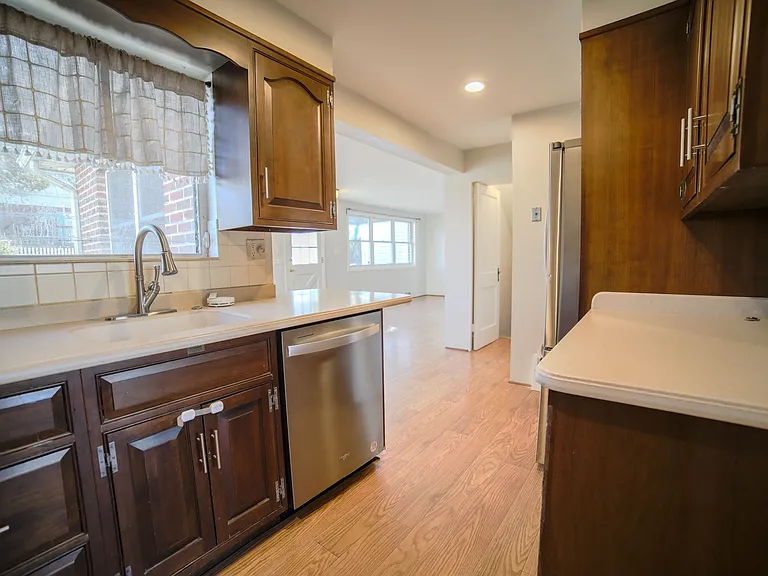 213 Heatherwood Rd — Photo 18