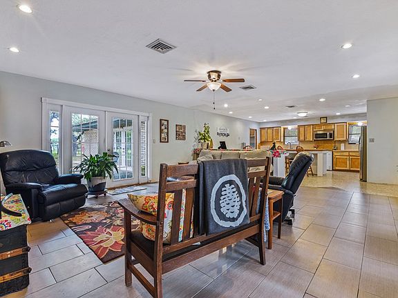 5th image of 2760 Shady Oaks Ln