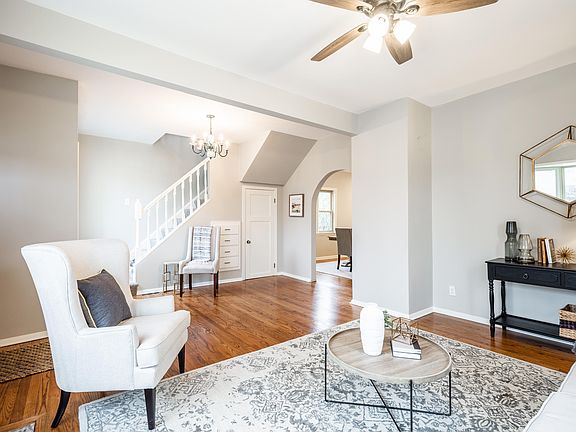 4th image of 3801 E Grange Ave