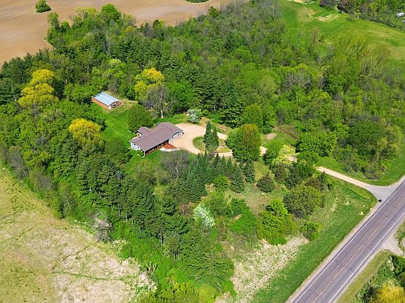 2nd image of 20220 Mushtown Rd