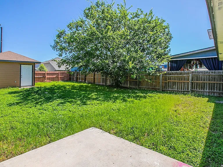 5835 Midcrown Dr — Photo 19