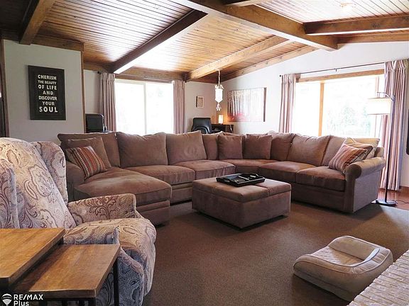 4th image of 10058 Shadyhill Ln