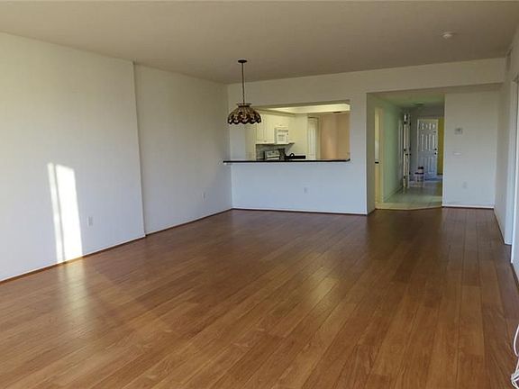 2nd image of 2880 NE 14th Street Cswy APT 712