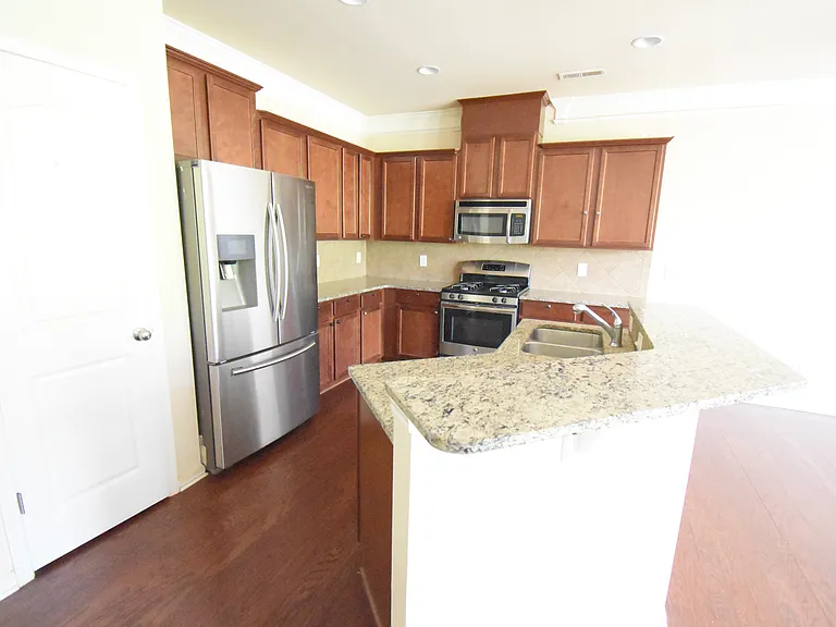 9620 Camberley Ave NW — Photo 6