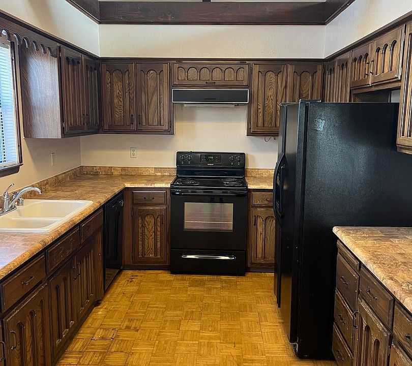 1st image of 10401 Malaguena Ln NE