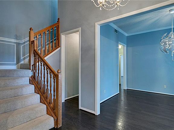 2nd image of 1417 Woodvale Dr