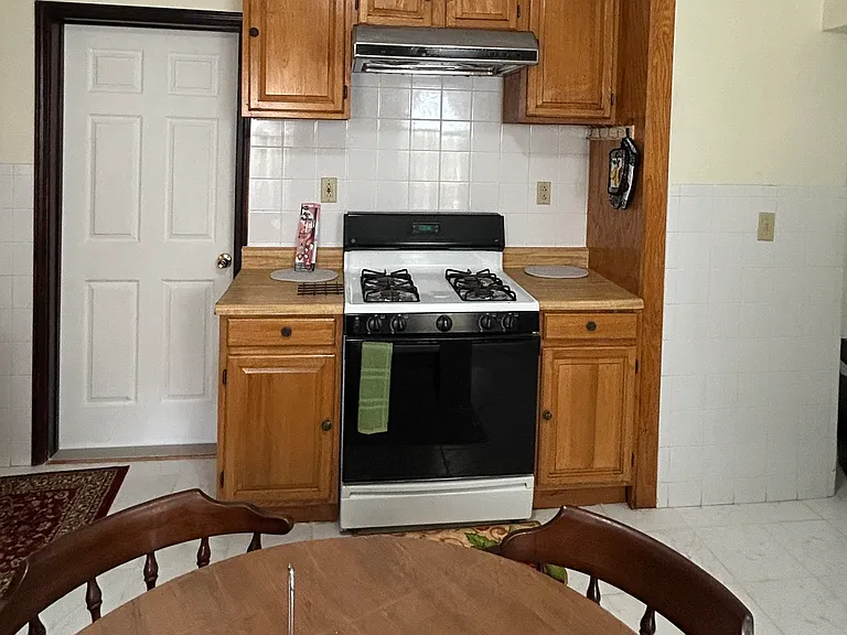 20 Sutton St #2 — Photo 1