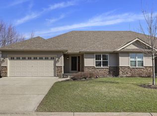 10510 Prairie Crossing Dr, Franksville, WI 53126