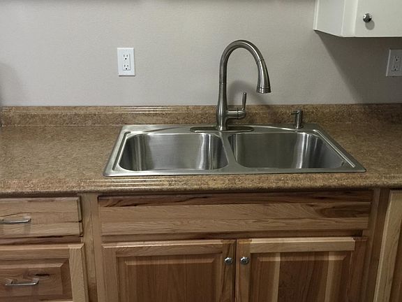 Koehler sink/ Grohe faucet