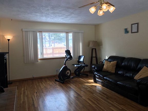 4th image of 395 Pinon Dr