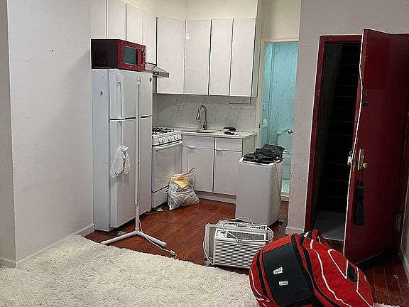 2nd image of 108 Madison St #12