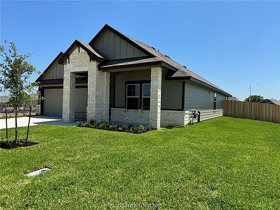 3rd image of 1700 Grimes Dr