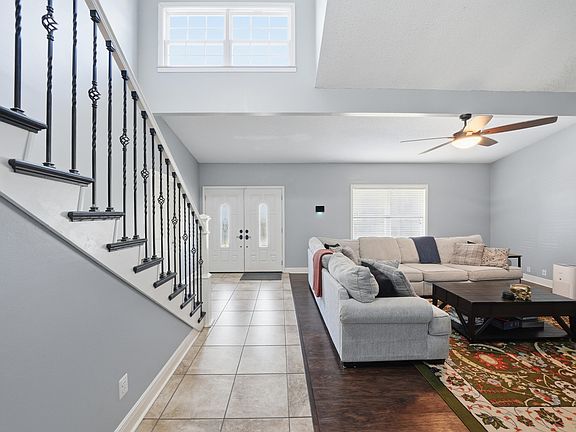 4th image of 5823 Pinecrest Rd