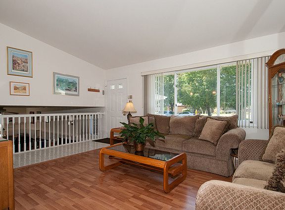 5th image of 3965 N Galena Ave