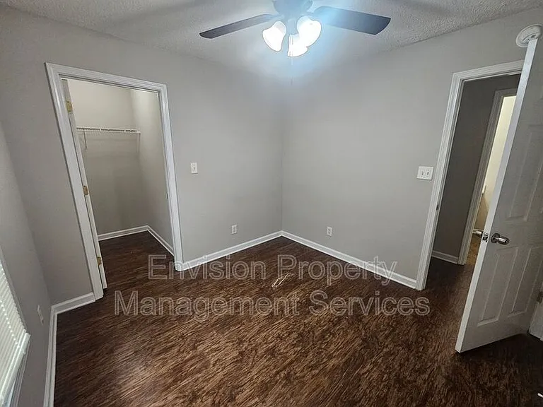 1393 N Hampton Dr — Photo 3