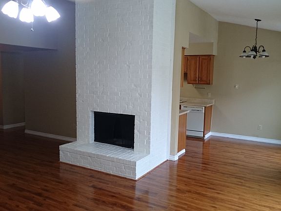 2nd image of 2409 Arapaho Dr